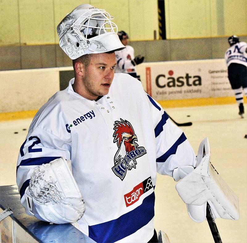 II. liga ledního hokeje: IHC Písek - HC Tábor 2:8.