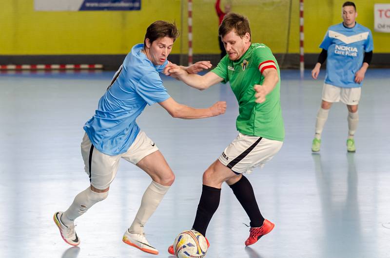 Poslední čtyři týmy bojují o okresní futsalové finále.