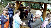 DEN STROMU. Do Panevropského týdne lesů se ve čtvrtek 23. října zapojily také písecké lesnické školy. Ty připravily zajímavý a poutavý program plný prožitkové pedagogiky pro 450 dětí ze základních škol. 