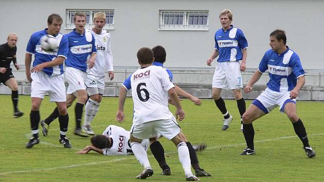 Začala jarní část České fotbalové ligy. Po vítězství minulý týden nad Slavií B 1:0 přivítají fotbalisté FC Písek v sobotu 19. března od 10.15 hodin na svém hřišti rezervu Slovanu Liberec.