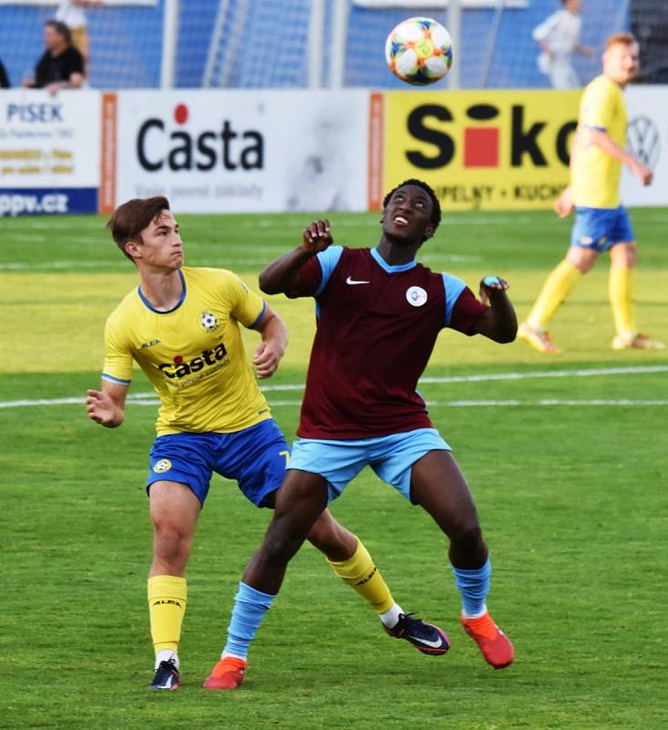 Fotbalová ČFL: FC Písek - SK Rakovník 8:0 (4:0).