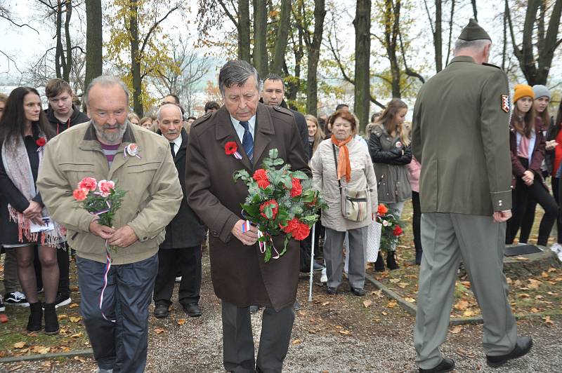 Vzpomínková akce ke Dni veteránů.