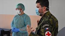 Armádní specialisté z Odboru biologické ochrany Těchonín navštívili píseckou nemocnici.