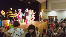 V kulturním centru v Sepekově se děti bavily se skupinou Čiperkové.