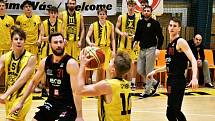 Český pohár basketbalistů: Sokol Sršni Písek - ERA Basketbal Nymburk 67:109.