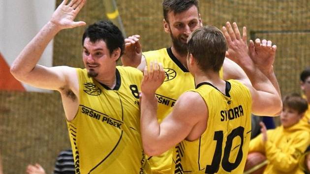 Písečtí basketbalisté porazili Plzeň i podruhé, tentokrát v její hale 89:56, a jediná výhra je dělí od postupu do semifinále play off I. ligy.