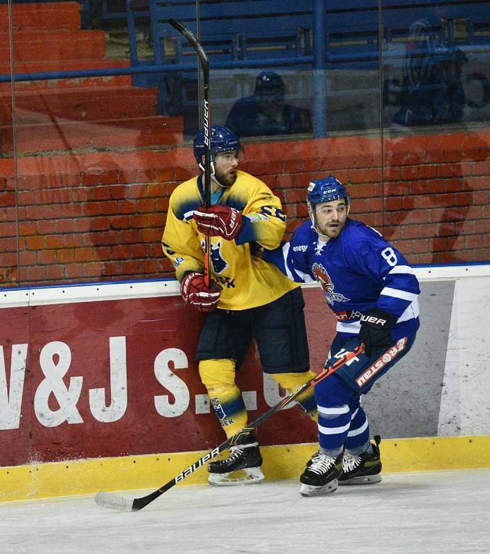 II. liga ledního hokeje: IHC Písek - HC Tábor 1:13.