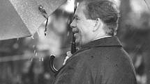 Václav Havel v roce 1995 v Čimelicích při odhalování památníku padlým z druhé světové války.