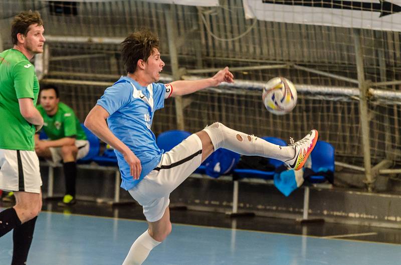 Poslední čtyři týmy bojují o okresní futsalové finále.