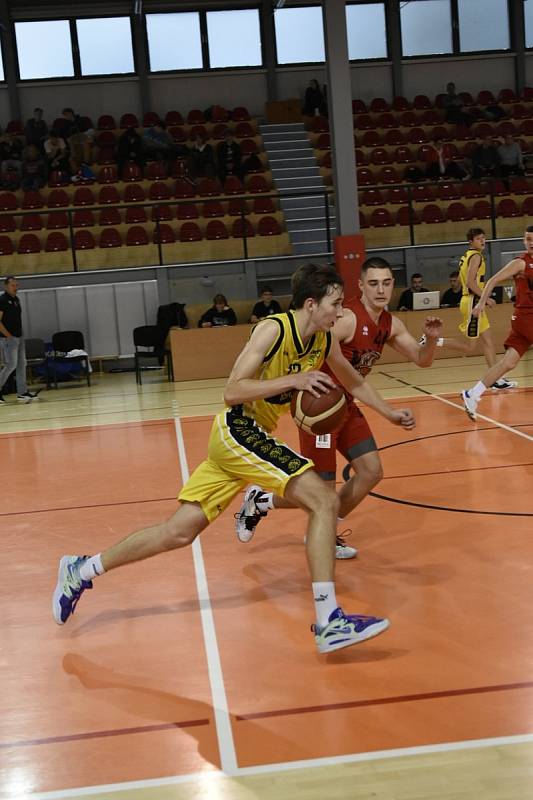 Sedmnáctka Sršňů vyhrála mezinárodní turnaj CEYBL na Slovensku.