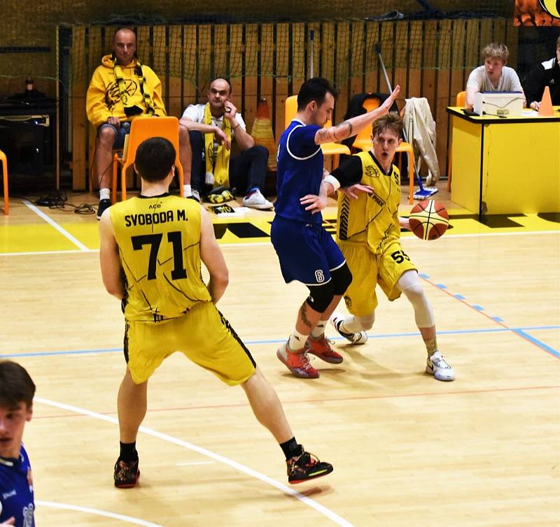 Čtvrtfinále play off 1. ligy basketbalistů: Sršni Photomate Písek - Lokomotiva Plzeň 93:54 (58:22).