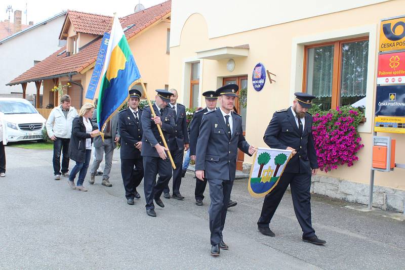 Svěcení obecních symbolů v Tálíně.