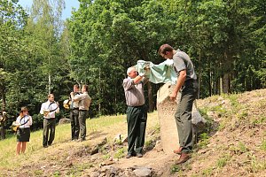 Činnost zaměstnanců Lesů města Písek je rozmanitá. Zahrnuje nejen péči o lesy a zvěř, ale také stavbu nové obory nebo nových rybníků.
