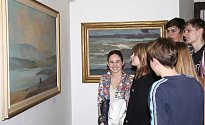 Výstavu Jihočeská krajina si v Prácheňském muzeu v Písku prohlédli také studenti 1. B Gymnázia Písek.