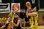 Český pohár basketbalistů: Sokol Sršni Písek - ERA Basketbal Nymburk 67:109.