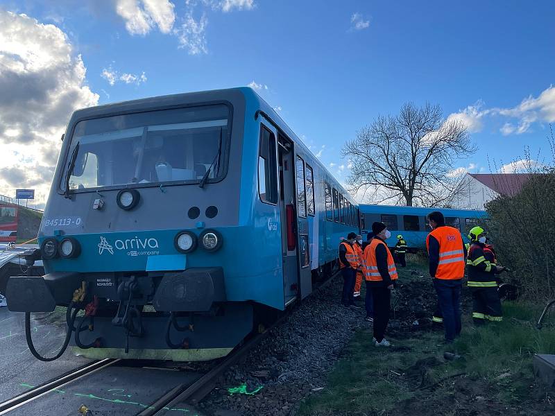 Vážná nehoda vlaku u průmyslové zóny v Písku.