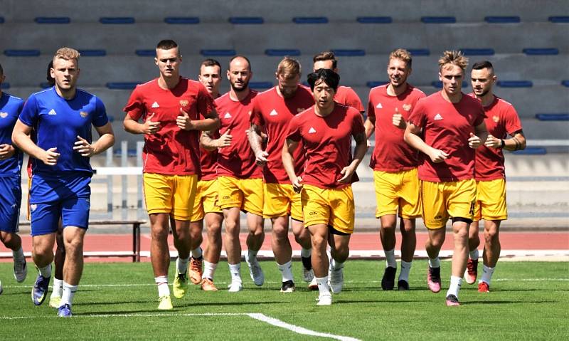 Fotbalisté Dukly Praha jsou na soustředění v Písku.