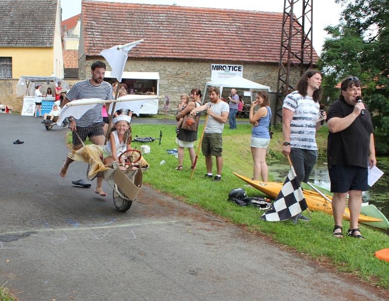 Závody kolců v Radobytcích.