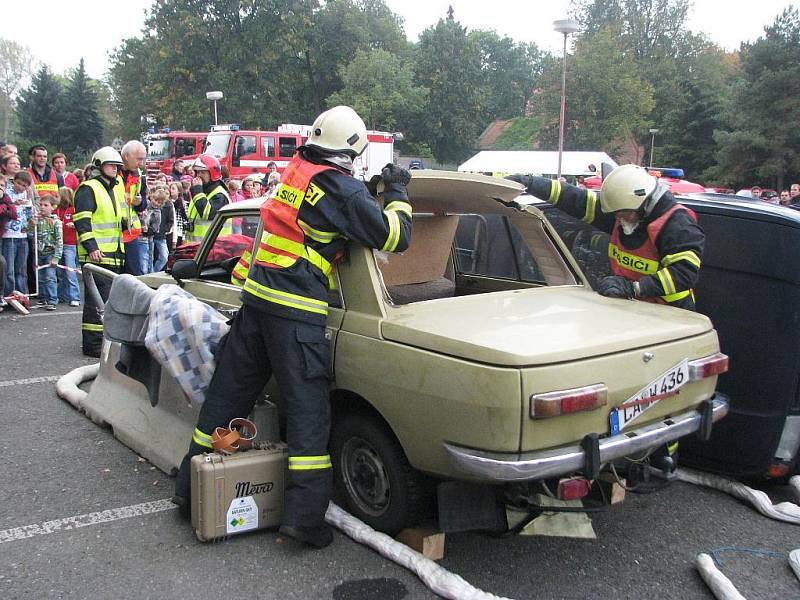 Krajská soutěž hasičů ve vyprošťování osob z havarovaných vozidel, Písek 29. září 2009.