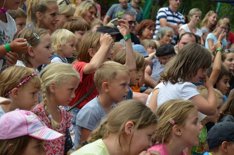 Mirotické setkání loutek a hudby.