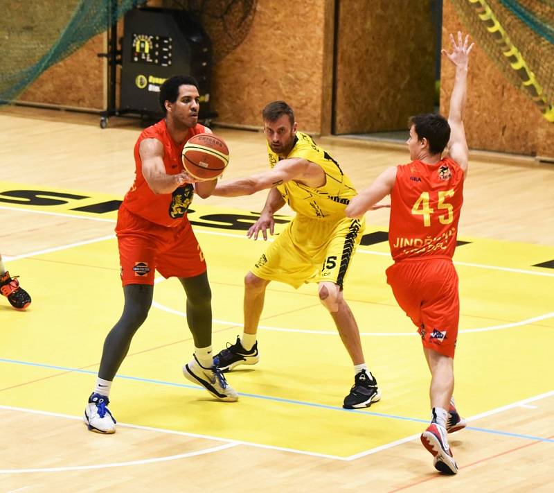 Basketbalová 1. liga: Sršni Photomate Písek – GBA Lions Jindřichův Hradec 81:84 (22:19, 48:31, 61:63).