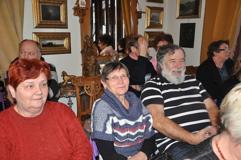 Setkání spisovatelů se čtenáři v Heydukově památníku v Písku.