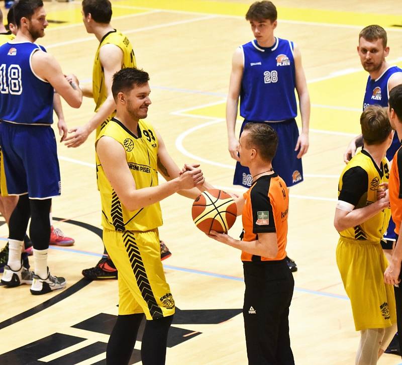 Čtvrtfinále play off 1. ligy basketbalistů: Sršni Photomate Písek - Lokomotiva Plzeň 93:54 (58:22).