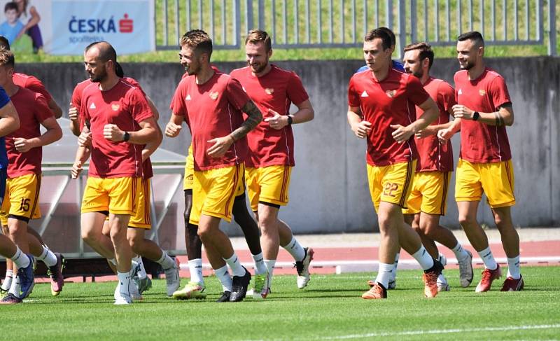 Fotbalisté Dukly Praha jsou na soustředění v Písku.