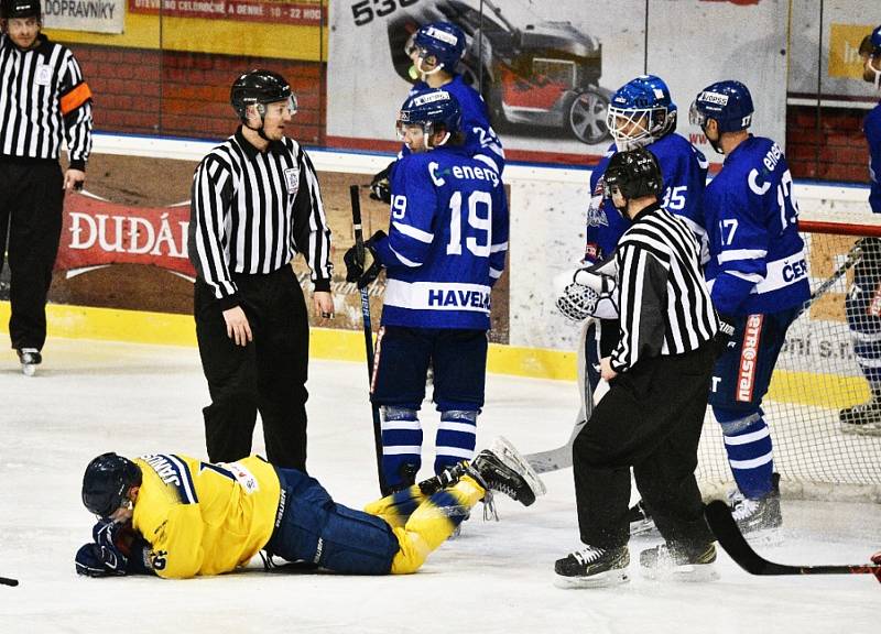 II. liga ledního hokeje: IHC Písek - HC Tábor 1:13.