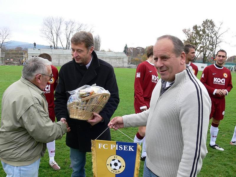 Bývalý písecký fotbalista Vlastimil Soucha oslavil osmdesátiny. 