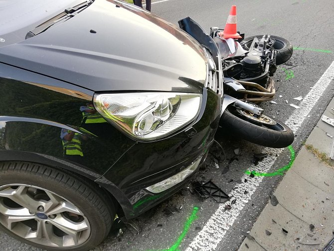 V Pasekách na Písecku po střetu s autem zemřel motocyklista.