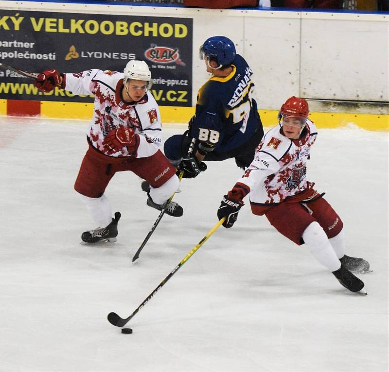 II. liga hokeje: IHC Králové Písek - BK Havlíčkův Brod 4:8 (2:0, 1:3, 1:5).