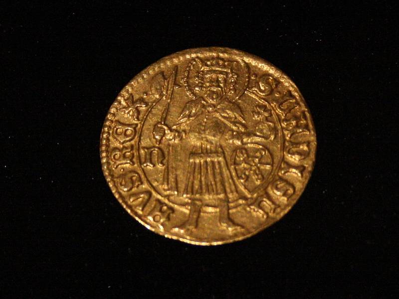 Výstava zlatých mincí v Prácheňském muzeu - uherský dukát Jana Hunyadyho.