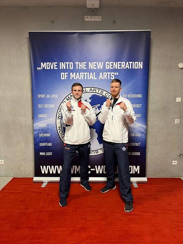 Vojtěch Včelička a Jakub Kodad reprezentovali Písek a Českou republiku na světovém šampionátu v bojovém umění.