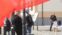 Série demonstrací proti covidovým opatřením a nouzovému stavu pokračovala v sobotu 27. 3. v Písku. Jejím svolavatelem byl Jiří Machač. Účastníků bylo poskrovnu.