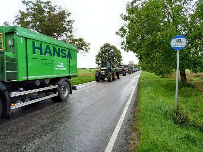 Protestní jízda zemědělců na jihu Čech v roce 2022. 