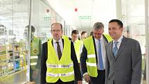 Ministr průmyslu navštívil v Písku Schneider Electric.