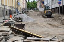 Rekonstrukce ulice Otakara Ševčíka potrvá do konce letních prázdnin.