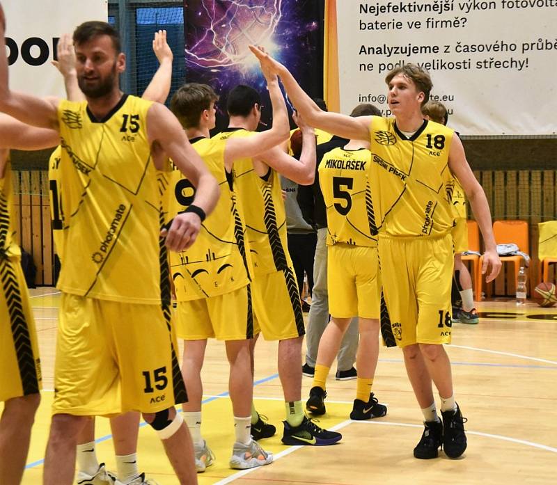 Basketbalová I. liga mužů: Sršni Photomate Písek - Lokomotiva Plzeň 112:86.