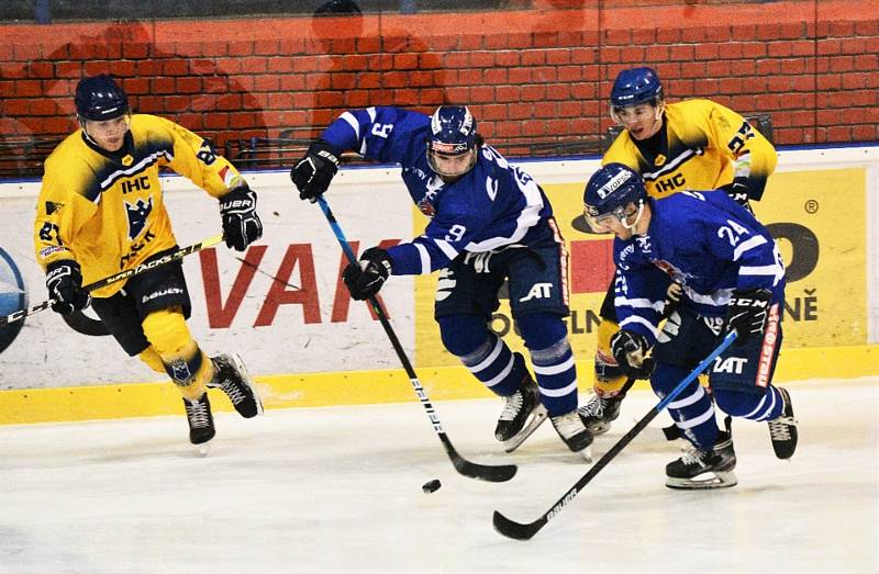 II. liga ledního hokeje: IHC Písek - HC Tábor 1:13.