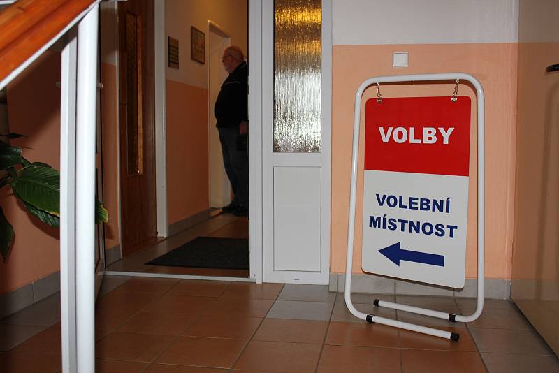 Volby v Ostrovci.