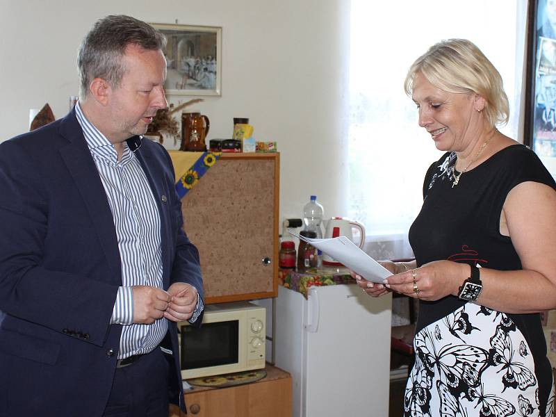 Ministr životního prostředí Richard Brabec navštívil Lety.