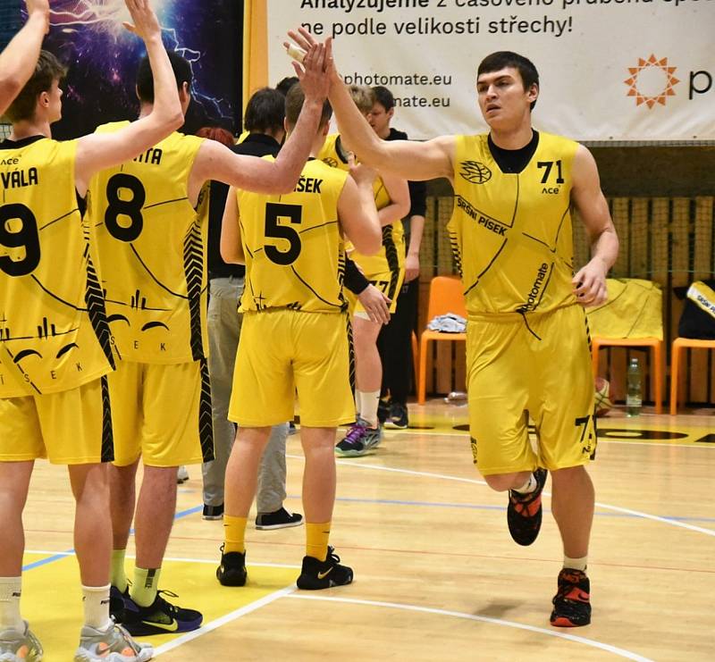 Basketbalová I. liga mužů: Sršni Photomate Písek - Lokomotiva Plzeň 112:86.