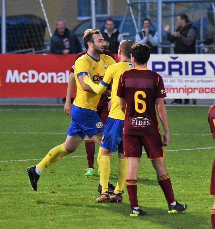 11. kolo ČFL: FC Písek - Dukla Praha B 3:1 (0:1).