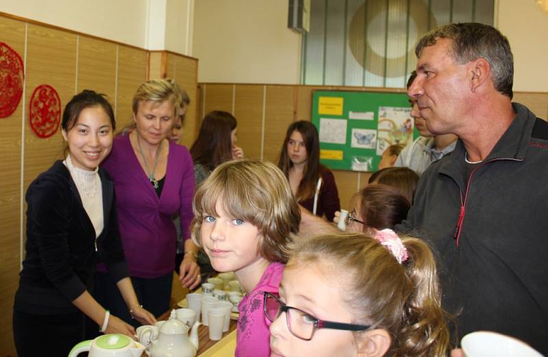 Projekt Edison pomáhá žákům v Záhoří zdokonalit angličtinu a zeměpis.