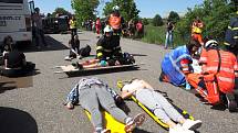 Nehoda autobusu a dvou aut u Drhovle bylo naštěstí jen cvičení záchranných složek.