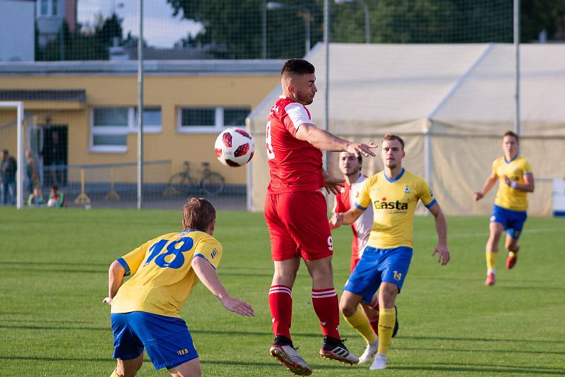 FC Písek - FC Slavia Karlovy Vary 3:0 (3:0).