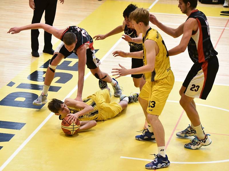 Extraliga basketbalu U19: Sršni Photomate Písek - Lions J. Hradec 91:81.