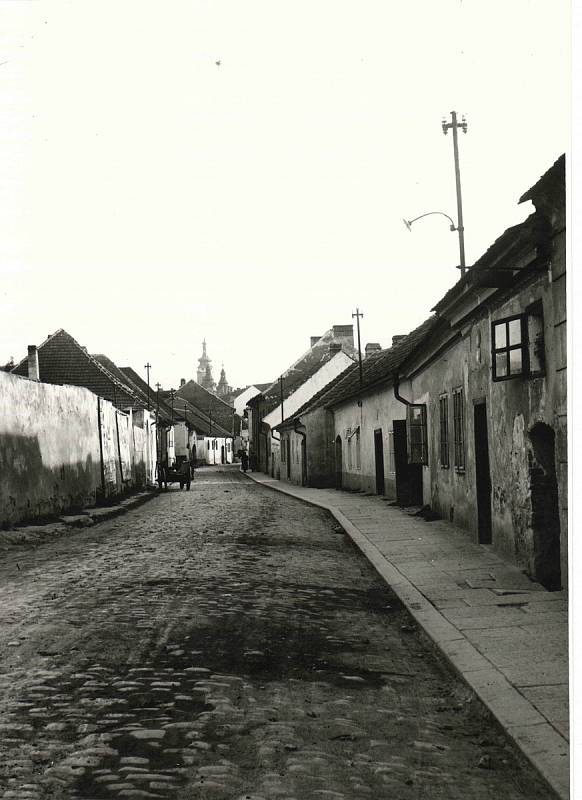 r. 1976 - "Rybárna", chudá dělnická čtvrť v Rybářské ulici, která byla zbourána.