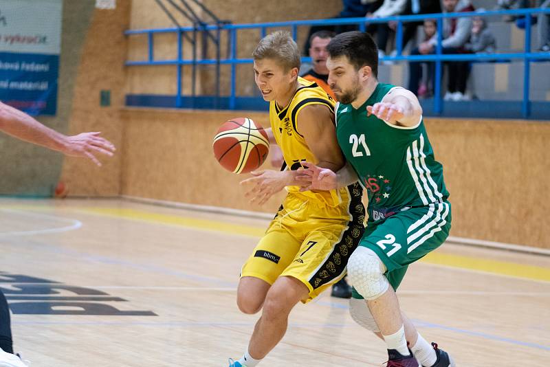 Sršni Sokol Písek – Basket Košíře 97:68 (24:18, 32:15, 23:20, 18:15).